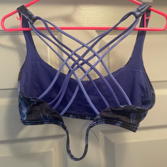 Blue pattern LuLulemon cross-cross back sports bra - Picture 2 of 2